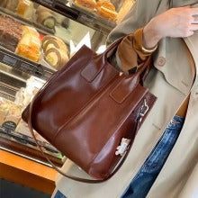 Elegant Leather Tote Bag – Spacious Crossbody and Top Handle for Daily Office Use Secondary image